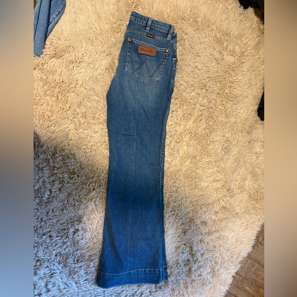 Wrangler Women's Boot Cut Jeans - Blue